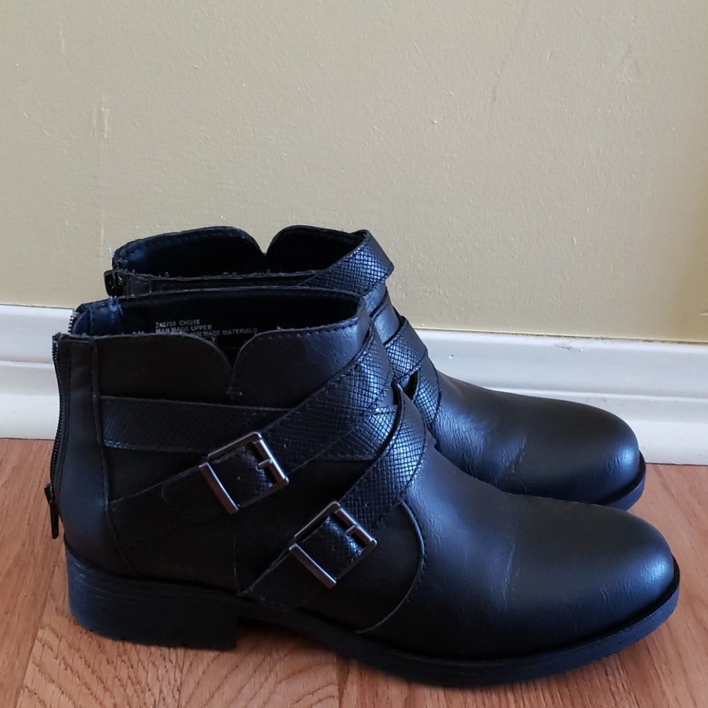 B.o.c black ankle boots